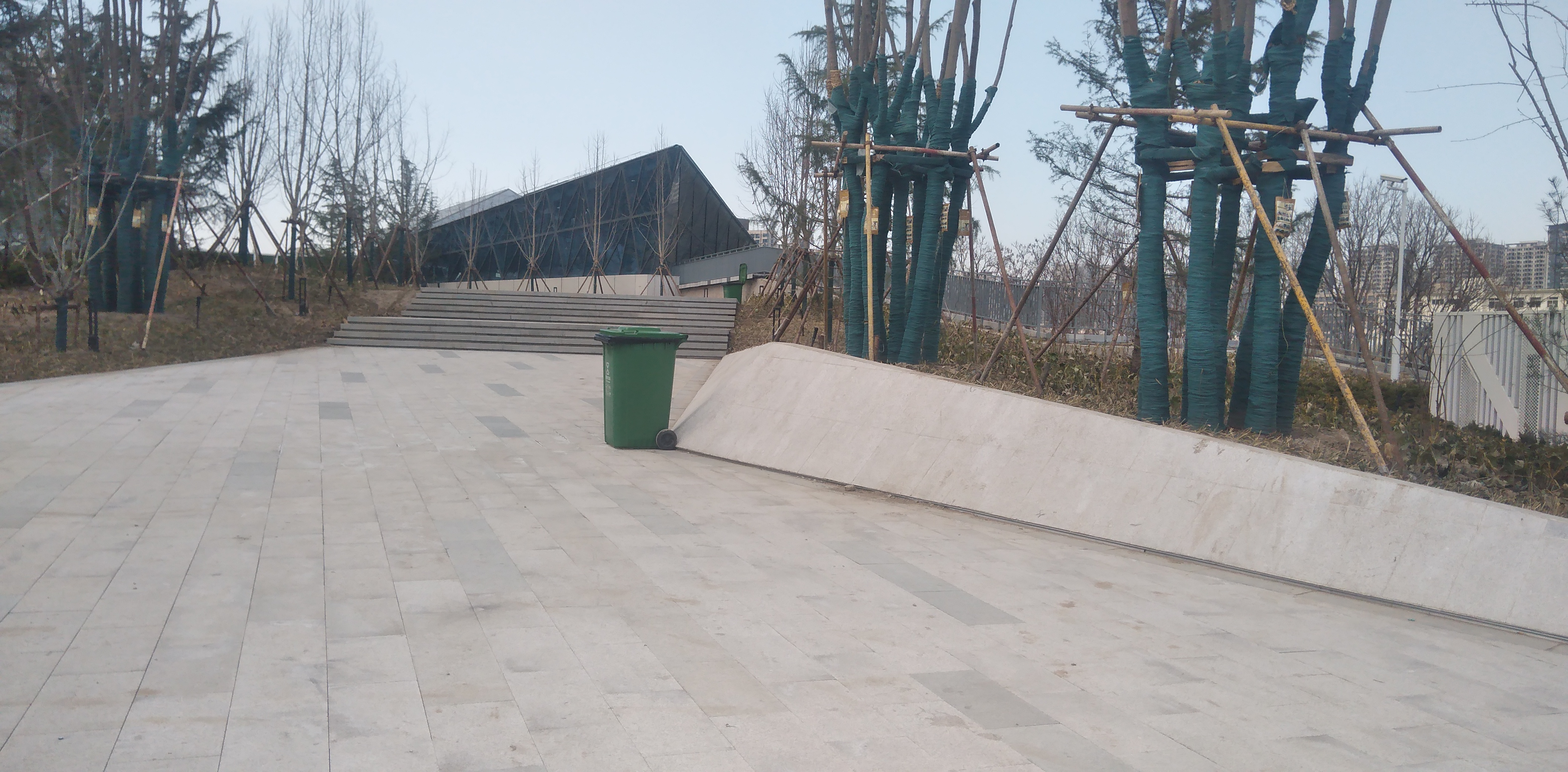 郑州东风路花园路观景台