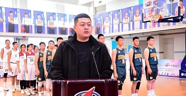 辽篮小刘总上任仅5年，却做了三件蠢事

1. 放走了朱荣振。朱荣振这哥们儿，在山