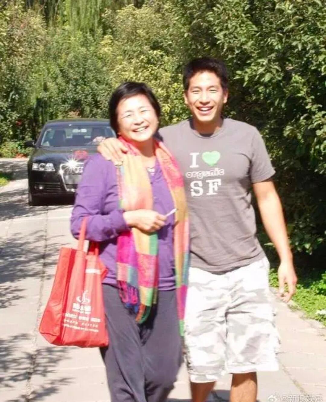 郑佩佩之子：感恩与传承，共绘家族温情画卷