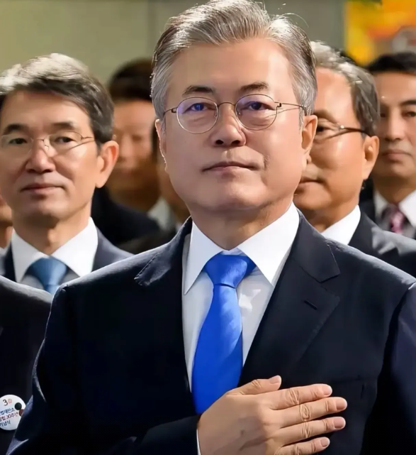 文在寅的政治智慧令人佩服！政界里做的真是滴水不漏！为人处世上两肋插刀！


退位
