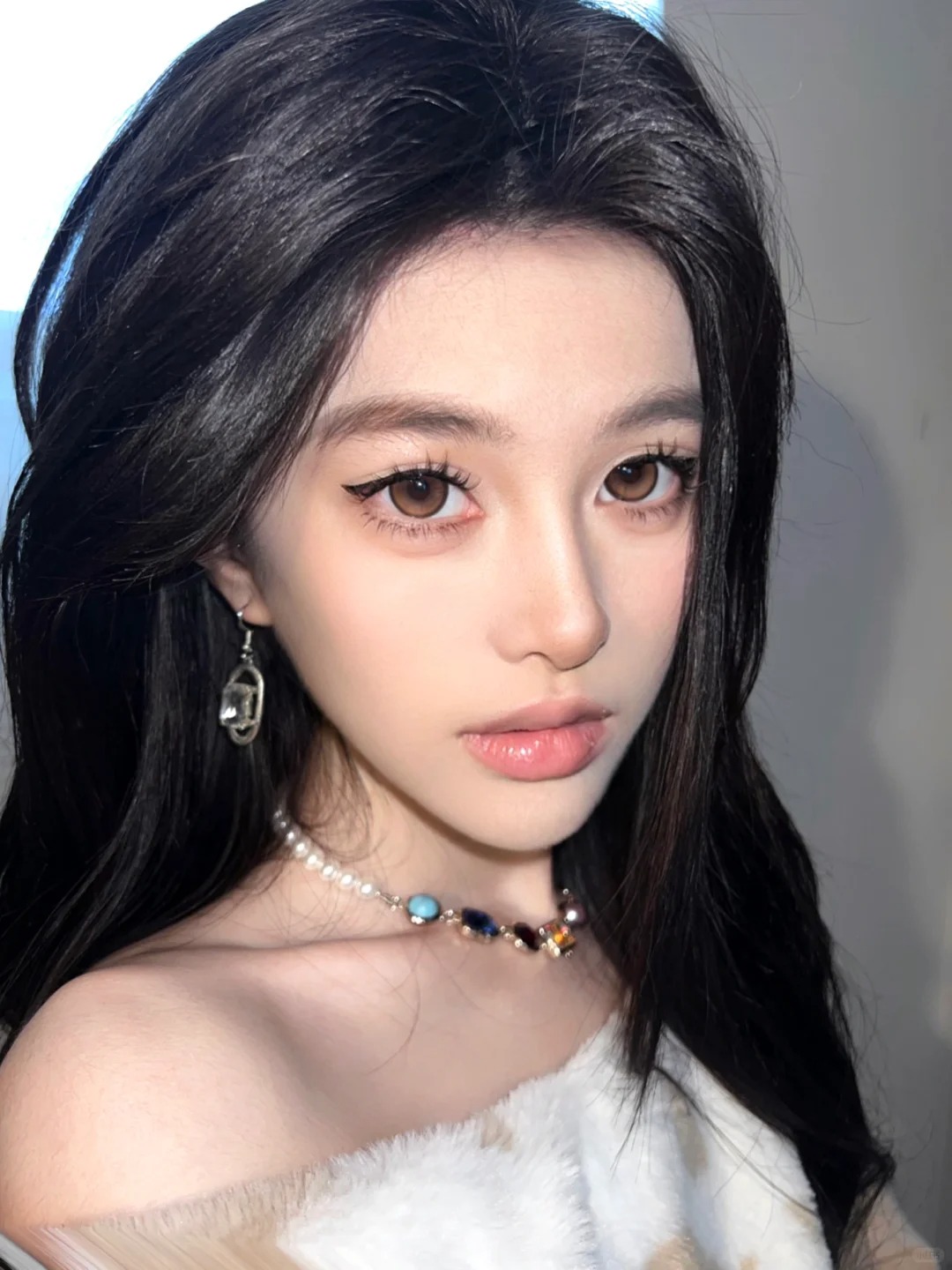 pay姐说的是真的
后置开闪光灯 照片质感会很高清很高级 面部也更平整
不要害怕