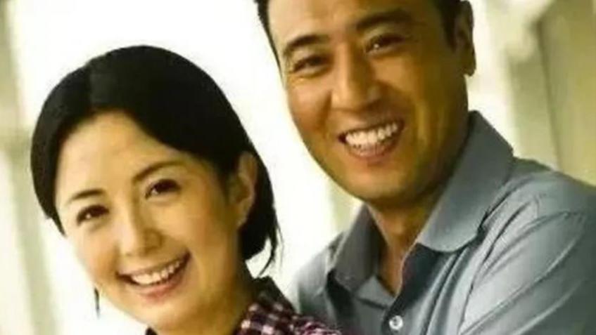 藏了这么多年，原来她就是于和伟的妻子，娶一个贤妻旺三代