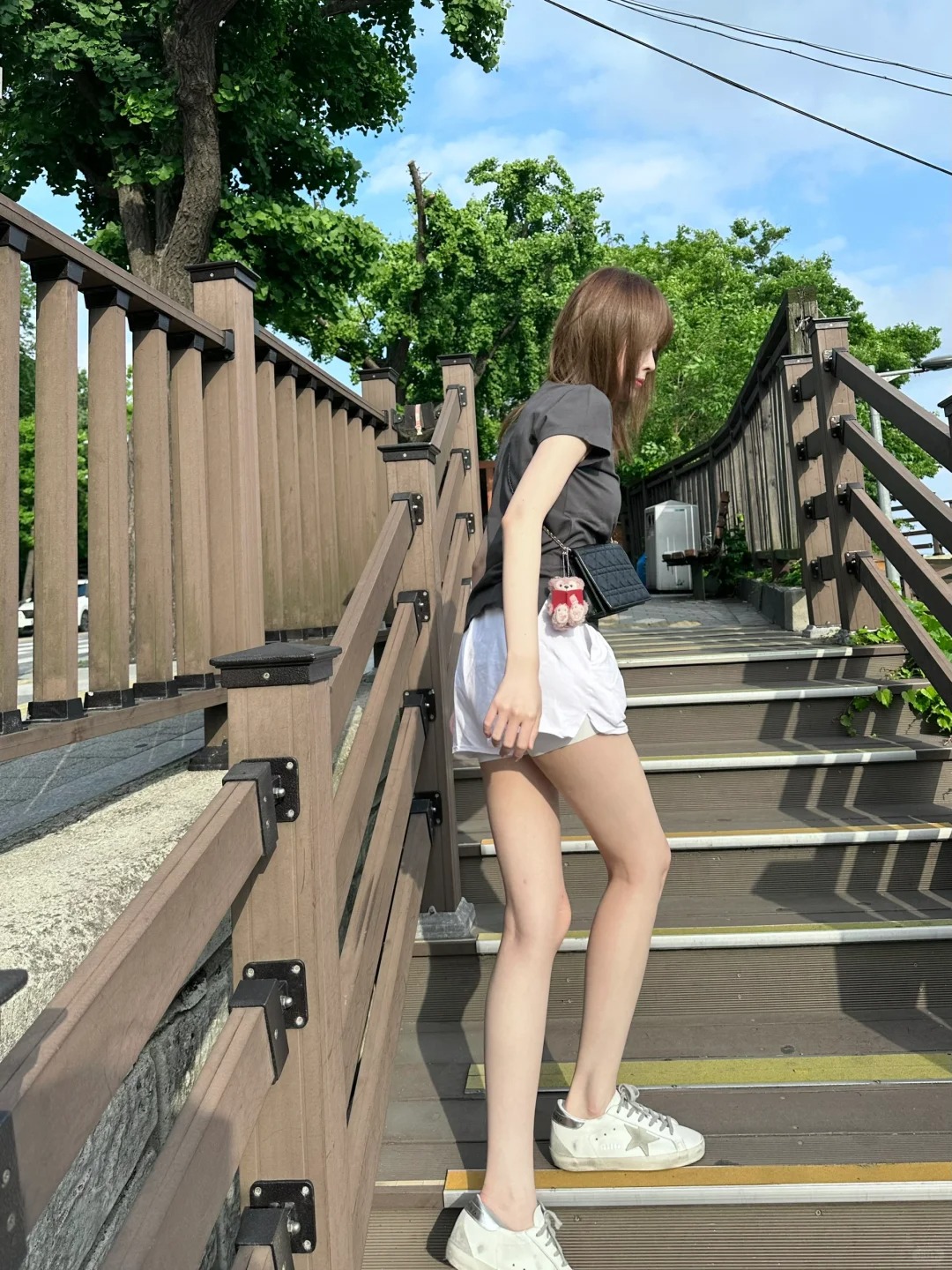 论我在夏天的生命力
气场全开，不再是冬天畏畏缩缩的我