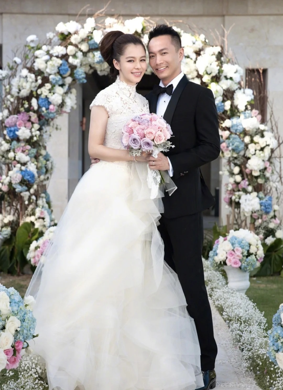 300多针保胎❗48岁徐若瑄怎么离婚了？？
好久没有徐若瑄的消息，没想到却是离婚