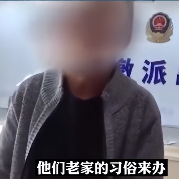 白嫖成功！浙江杭州，一女子在工地附近，撞见一男子正在小便！她深感受到侮辱，于是便