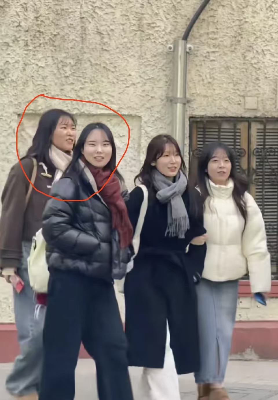 我发现一个怪现象，韩国女人怎么都不整了呢？