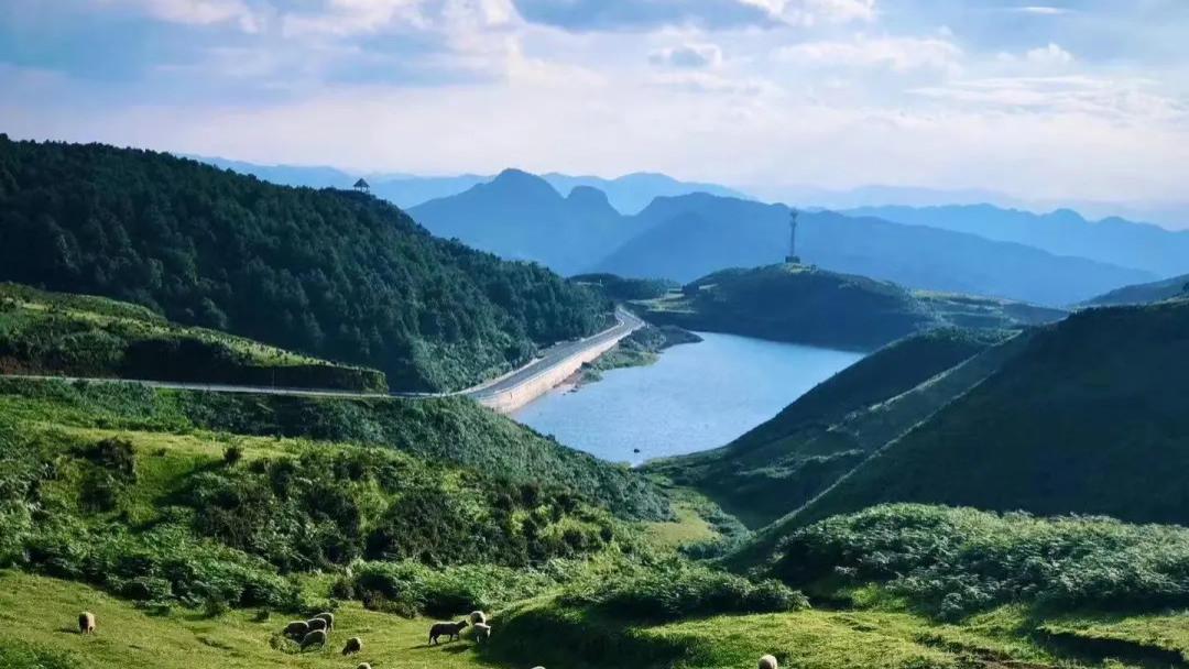 不是承德，也不是大连！这里只有19℃！绝美峡谷！