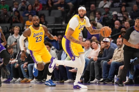 美记：NBA正在与快船湖人商议周日和下周二的主场比赛安排

 
直播吧1月11日