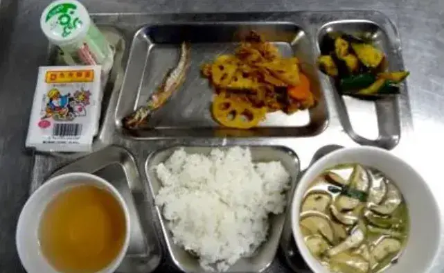 中国军队伙食在日本火了，日本网民吐槽：解放军娇生惯养毫无战力
最近，中国解放军伙