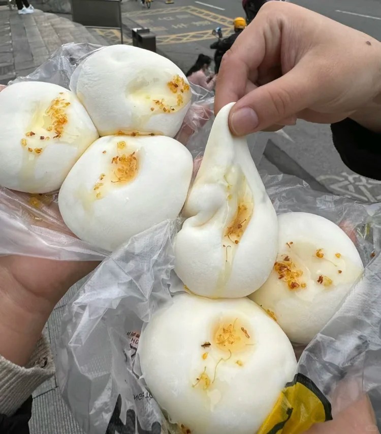 不懂就问！为什么急着入少先队？
我家孩子刚上一年级，这次也成功评选上了少先队员！