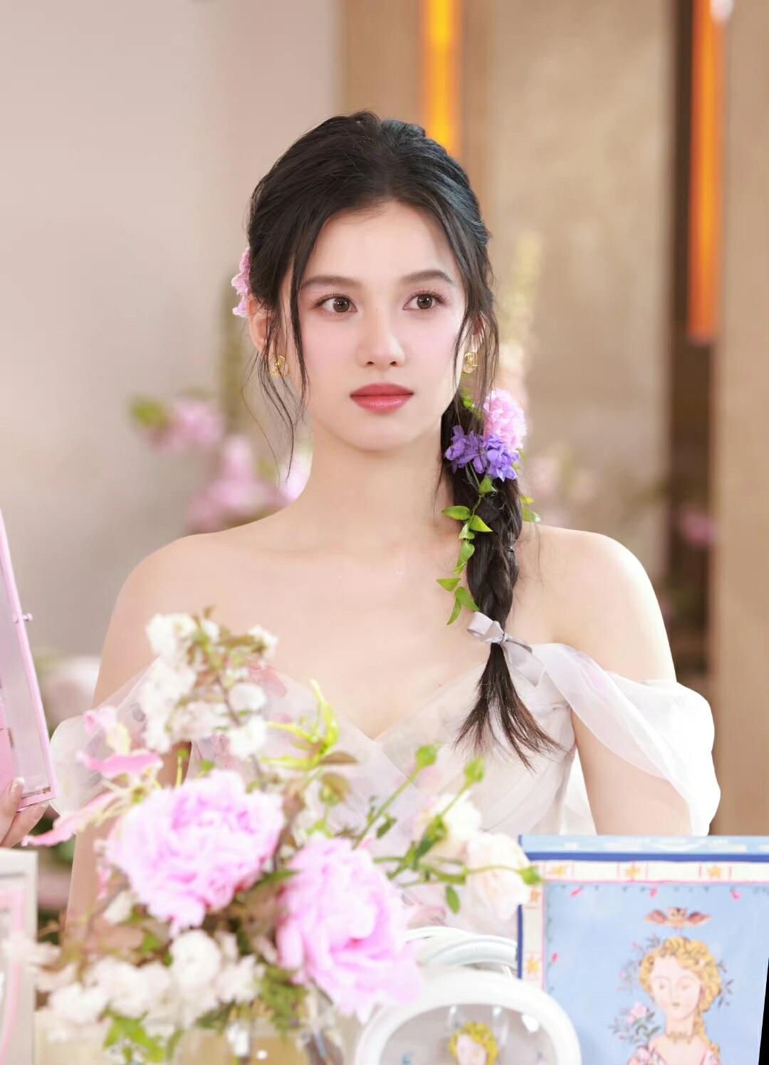 你们喜欢她这组照片吗？