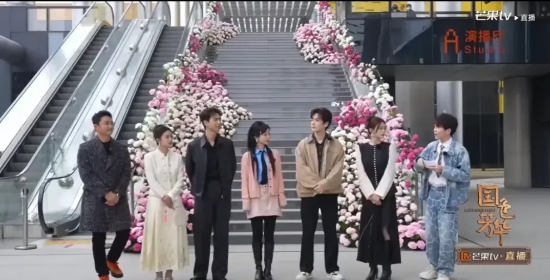 1月7日，杨紫今天生图灾难，只能看精修！
我真的无语死了！杨紫团队疯了么？服装，