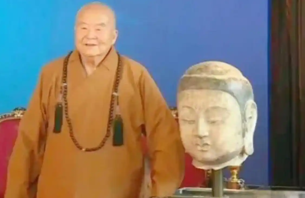 1996年，河北一座寺庙里的佛首被盗割，之后不知所踪。直到2014年，有人将其捐