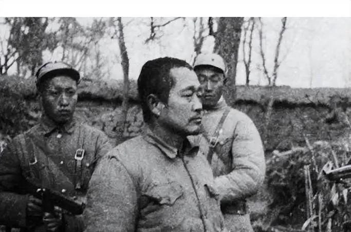 1948年12月30日，蒋介石在给杜聿明的电报中说：“听说吾弟身体有病，如果属实