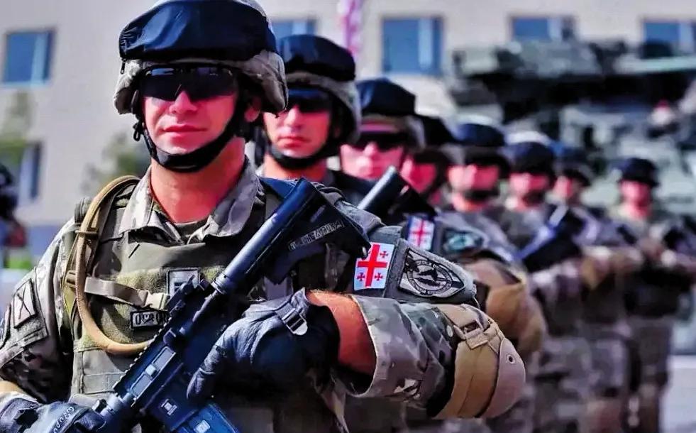 北约本想出兵乌克兰，却发现了更棘手的问题，你能猜到是什么吗？
北约本来是打算出兵