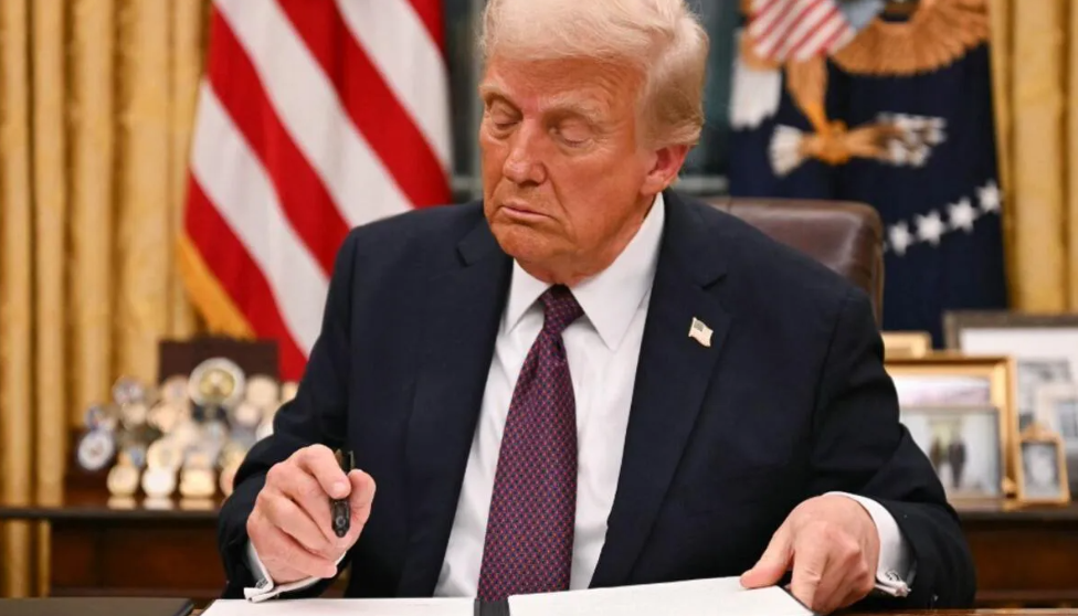 对于中方是否计划接回在美国的非法中国移民的提问，中国外交部发言人毛宁在1月27日