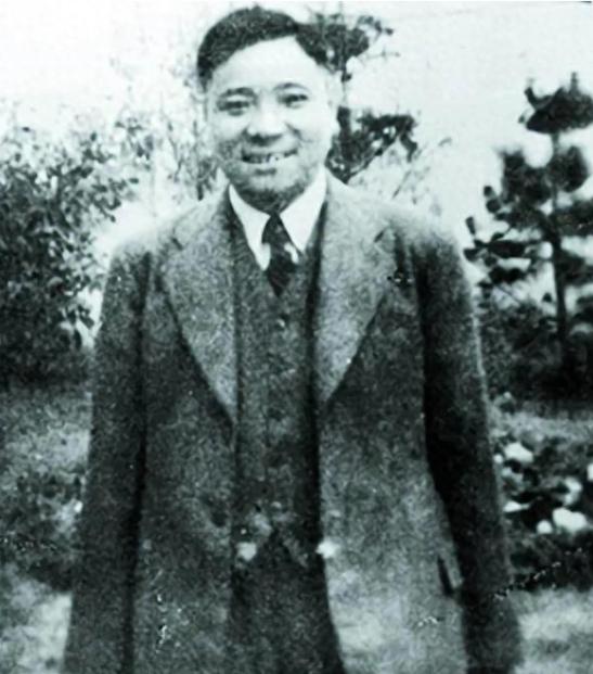 三重间谍袁殊：以巧妙身份周旋于敌我之间