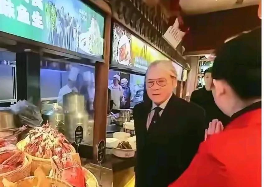 第9届亚洲冬季运动会的召开使哈尔滨，这座冰雪之城再次登上了国际舞台。然而，最引发