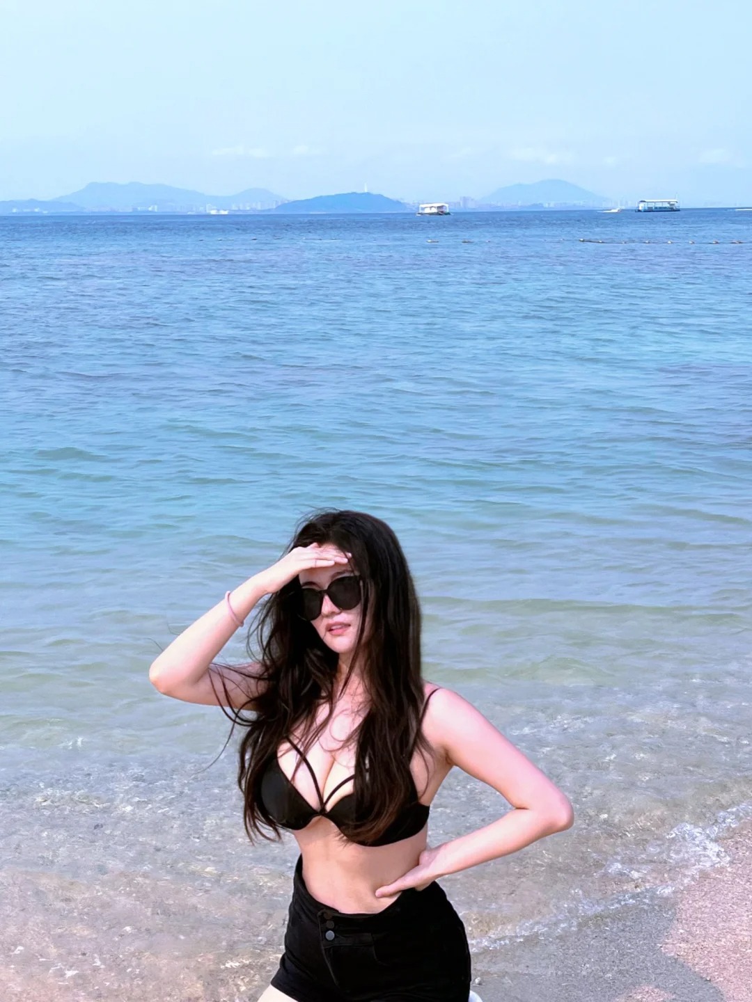 为什么女孩子要有比基尼羞耻呢
自信女孩 在海边被小姐妹夸夸啦～