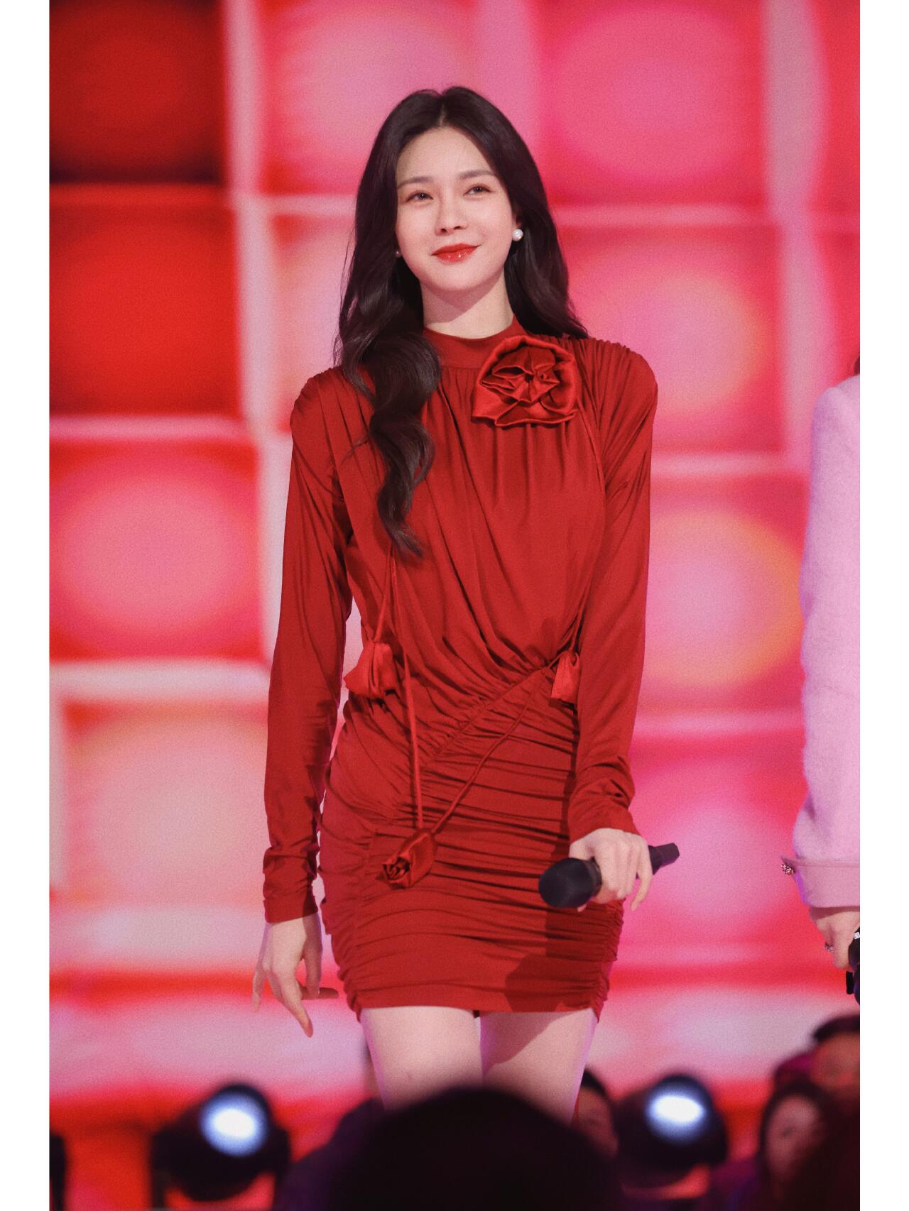 沈梦辰明媚帅气