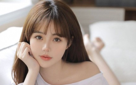 订婚前夜，男友为了青梅，换掉了我的礼服，推迟了订婚仪式