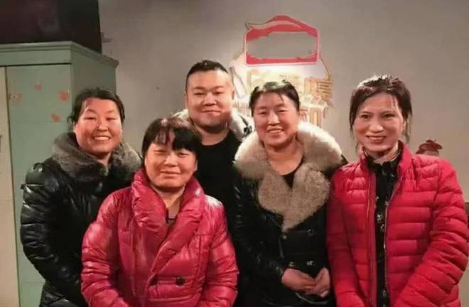 岳云鹏成名后，想给5个姐姐每人买一套房但这不是一笔小钱，担心妻子郑敏不同意，便问