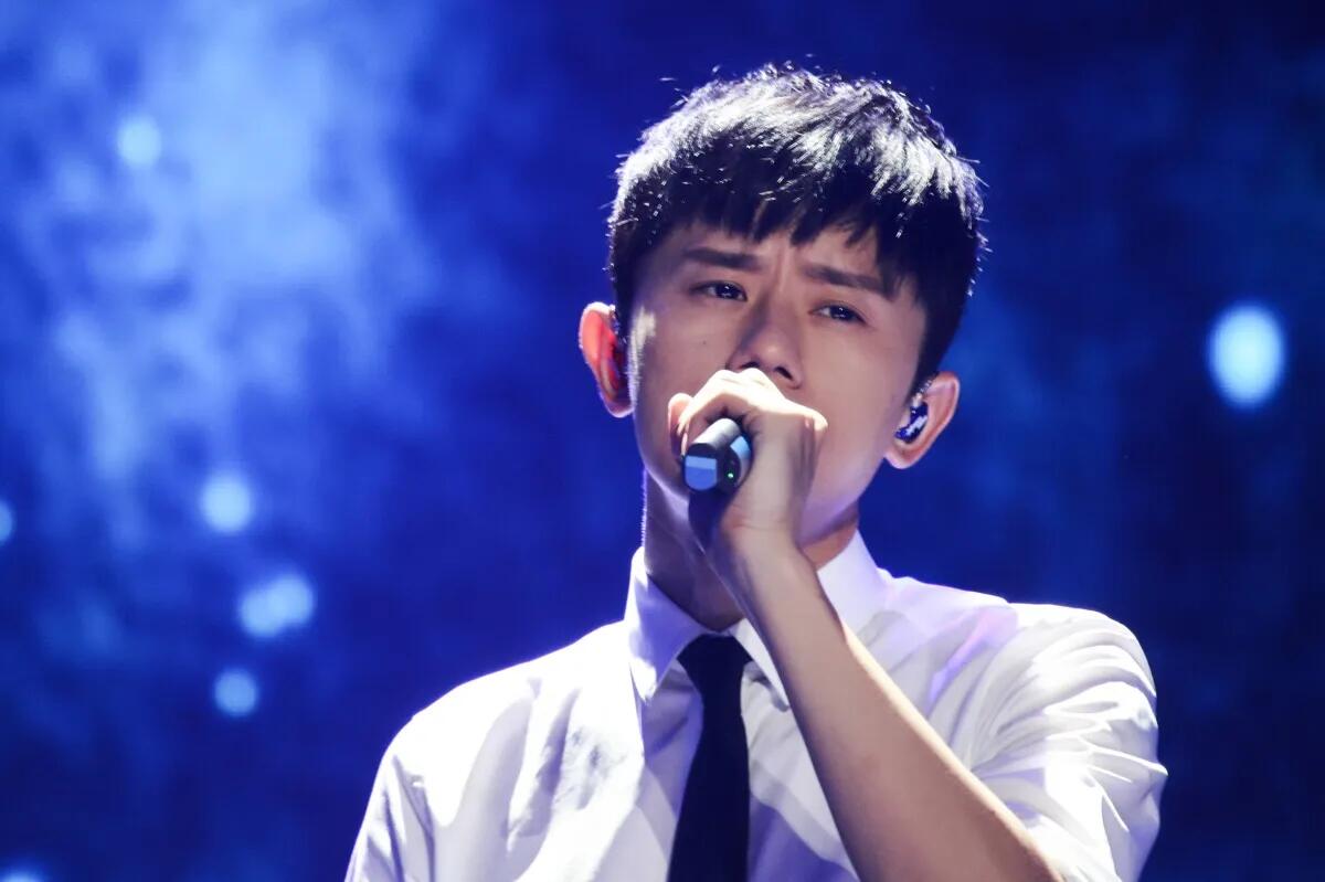 张杰演唱会盛况空前，半个娱乐圈齐聚