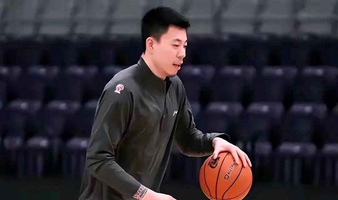 随着赵继伟从国家队归来，张镇麟，刘雁宇也已伤愈归队，而且据说状态非常好。
等到了