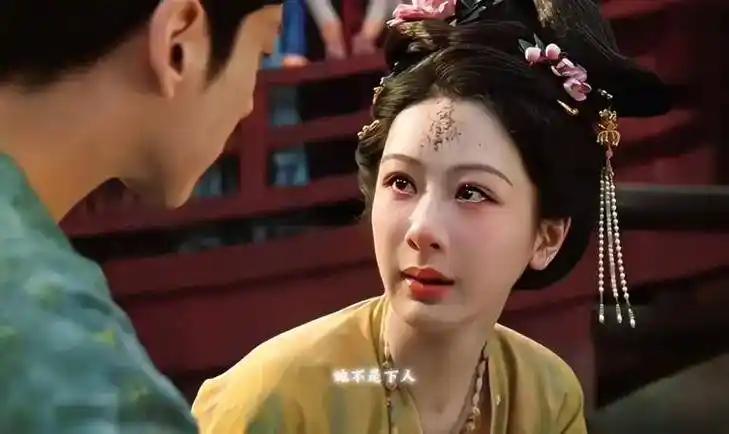 《国色芳华》热播，杨紫演技受赞，但与庆奶相比仍有差距