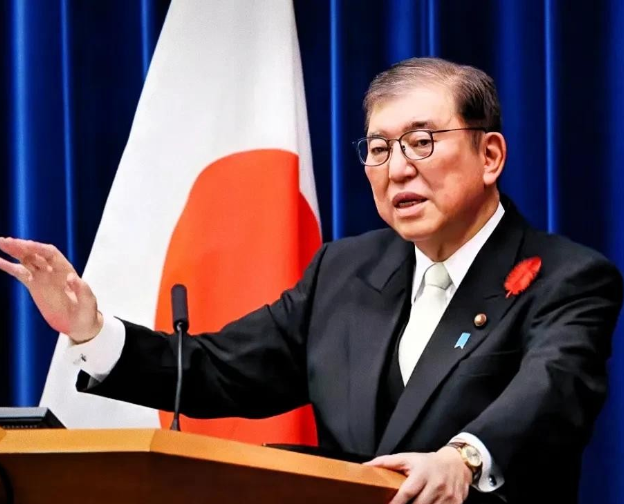 破茂访美回国后，媒体采访中他提到南海和钓鱼岛问题，并表示要帮助中国解决这些问题，