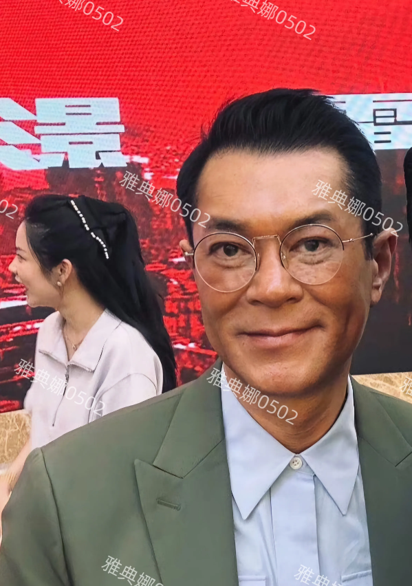 古天乐现在的生图简直没法看，又老又僵黑得像烧糊了一样，明明是个70后才50岁出头
