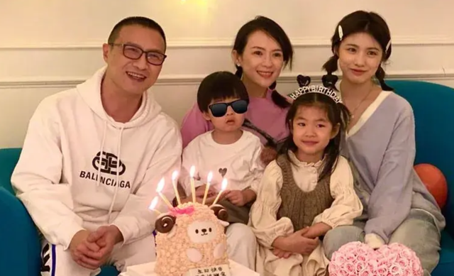 大瓜！汪峰新恋情曝光，小19岁美女身份惊呆众人,网友气疯-太不值（汪峰又传新恋情是真的吗）-第3张图片-九妖电影