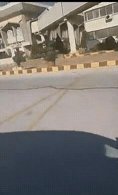 谁能想到叙利亚的局势又迎来了新的转机！

库尔德武装突然出现在阿勒颇机场，也来凑