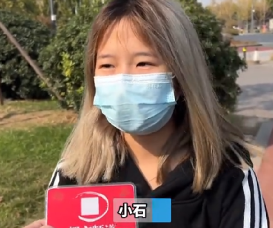 河南郑州，女孩辛辛苦苦攒了3个月工资，买了一台苹果15手机，不料夜里骑车时遭“跑