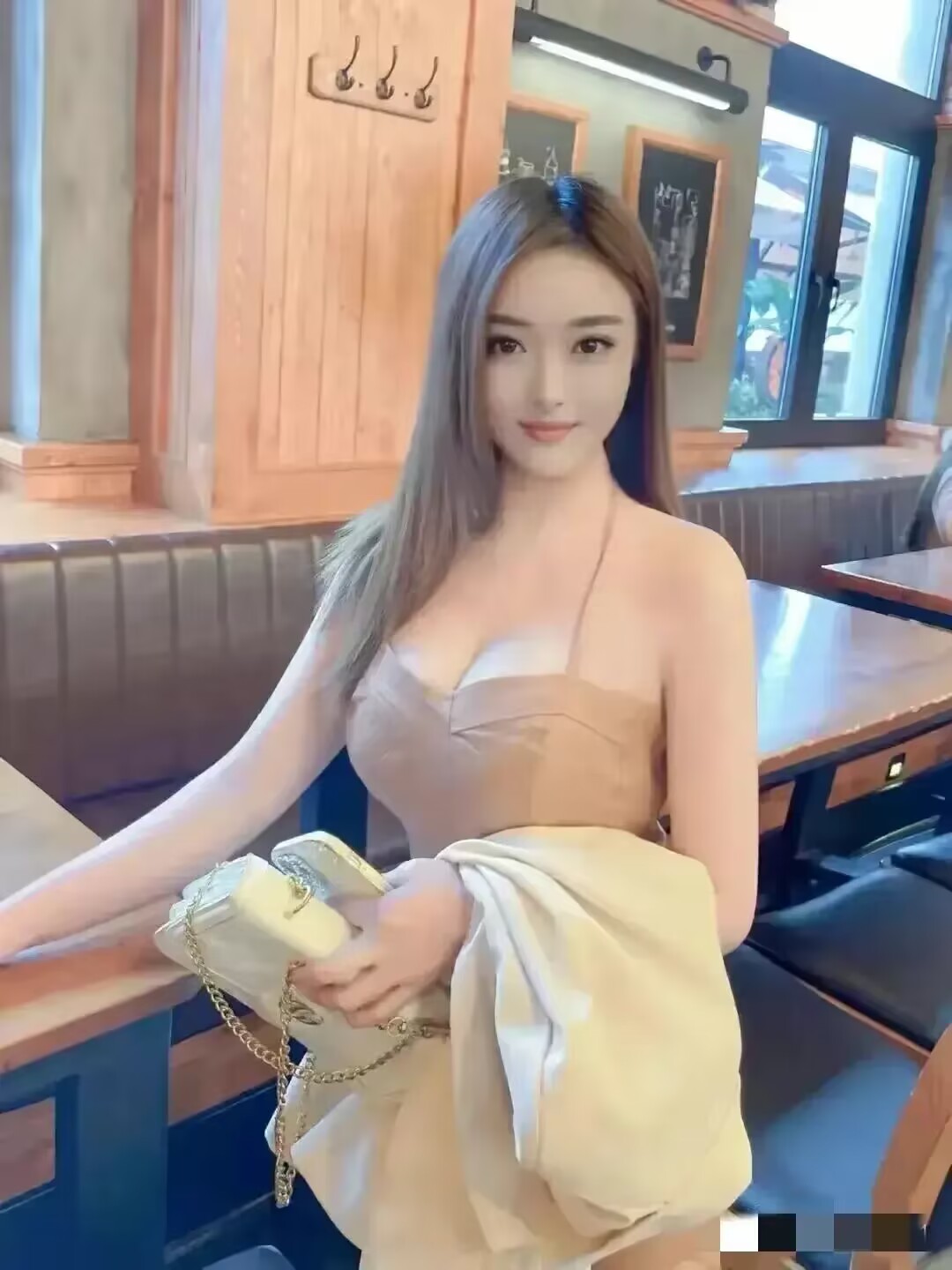 昨天，过年期间和我相亲的女孩子突然给我发来消息，她说她想通了，她想明天就和我定亲