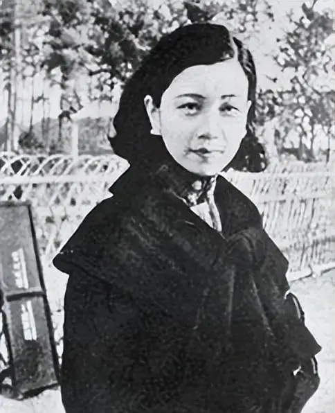 从女权先锋到教育巨星的人生传奇