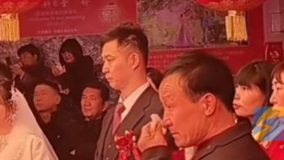 婚礼前一天新郎出车祸，女子照顾6年后再办婚礼，全村人都哭了
