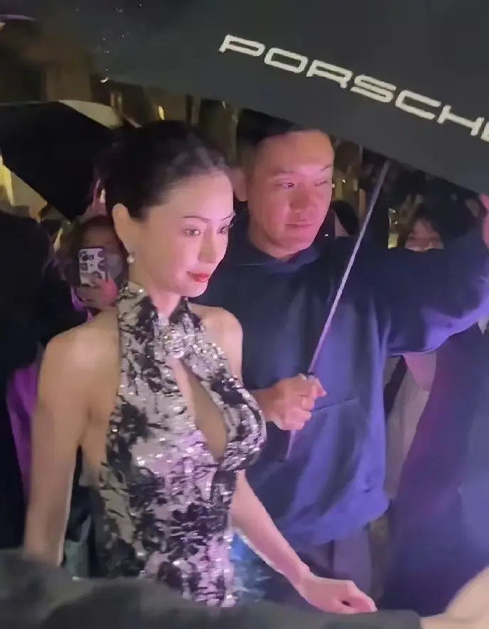 离婚后突然大了？

