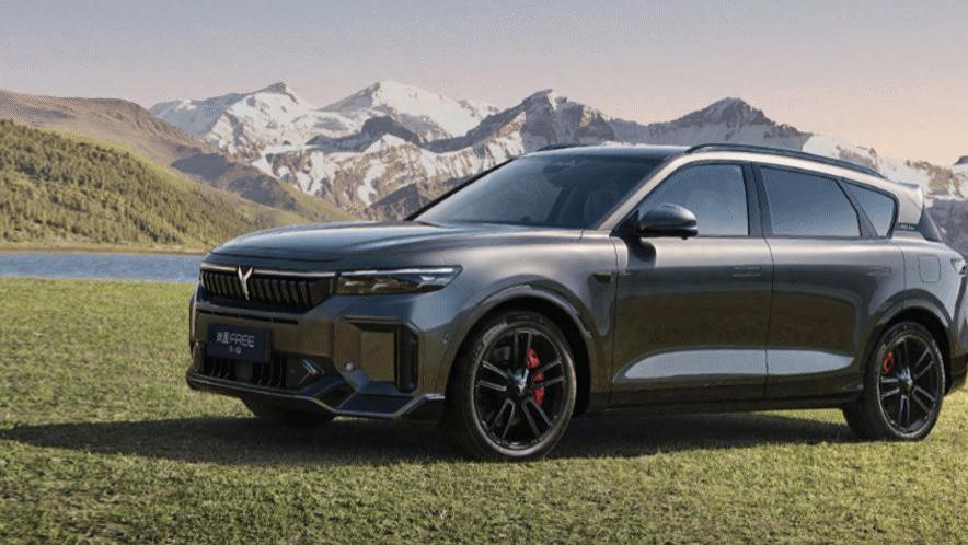 四驱空悬+铝合金底盘，续航1458公里仅20万出头，实力叫板理想L6