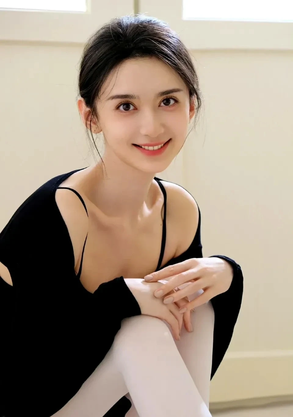 高亚麟和徐梓钧的事儿闹得沸沸扬扬，没想到孔乙己却上了头条

一个是98年26岁的