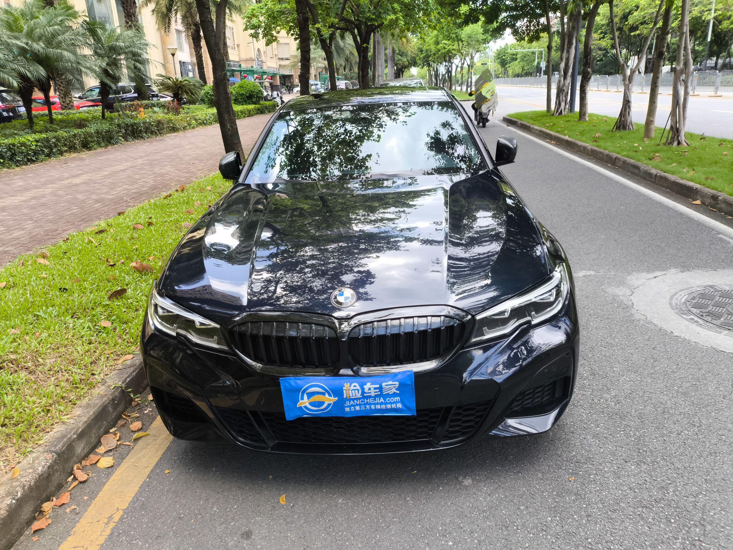 ~22万8够不够买宝马3系新车？提这辆三年的325Li怎么样？
前两天在东莞，帮