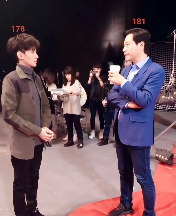 震惊！王源第三次发育，24岁了还在长高还在发育，几年前身高178的王源面对身高1