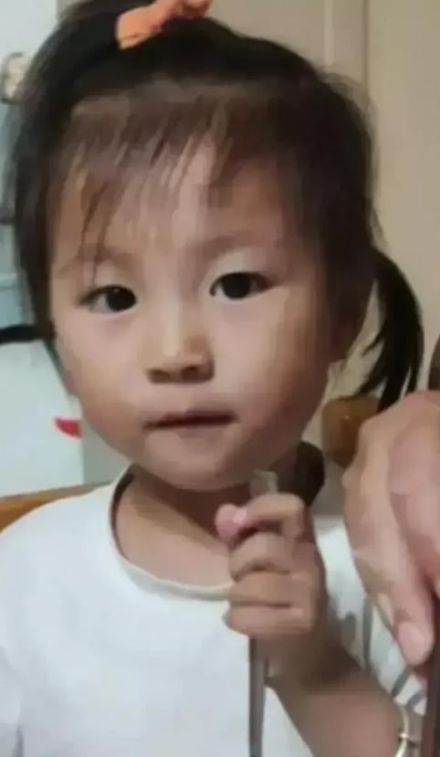 那个悄悄带走山西运城两岁半小女孩董苡柔（小名叫十月）的人啊，你摸摸自己的良心，这