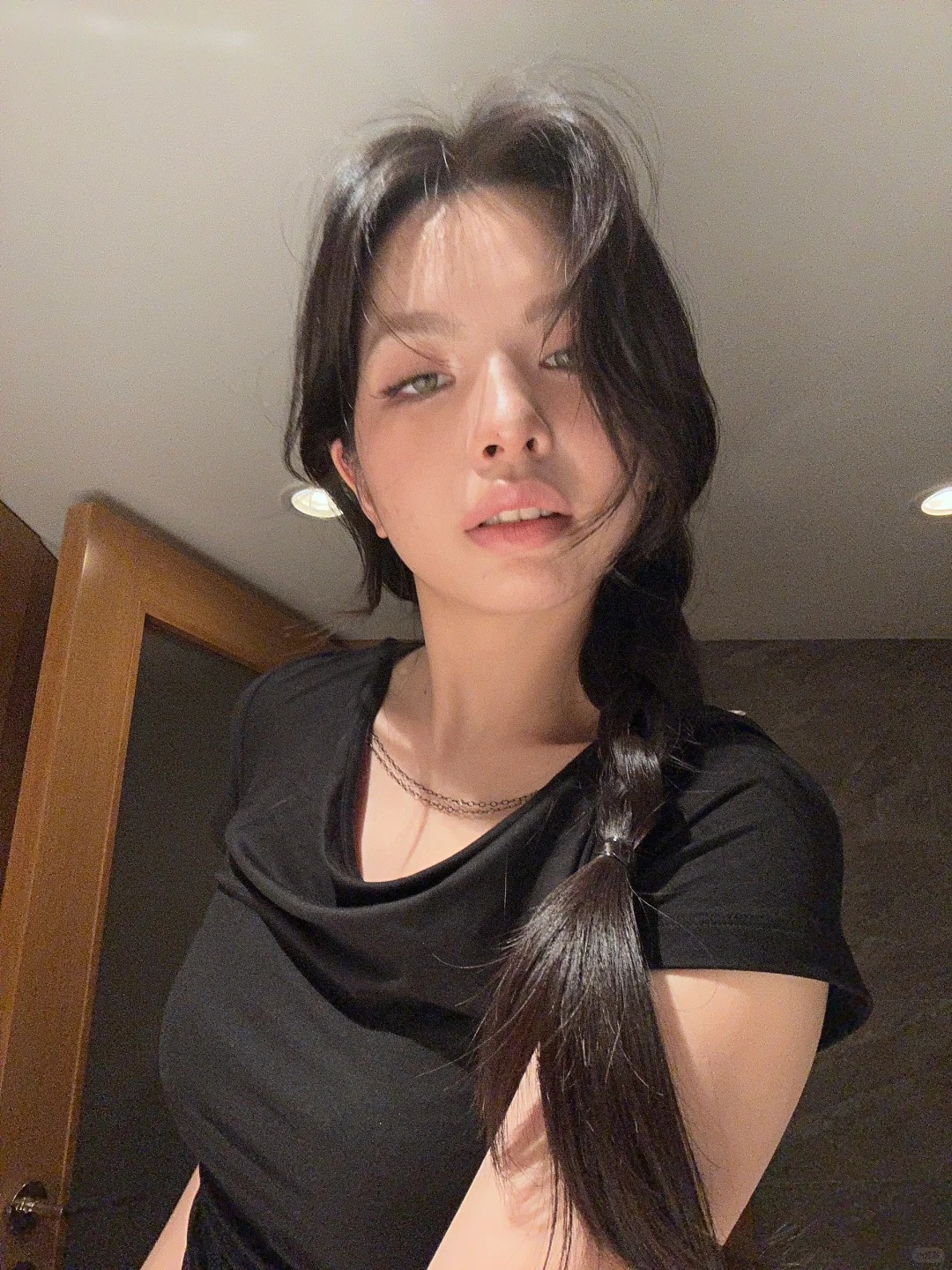 睡前巨渴
喝了巨肿