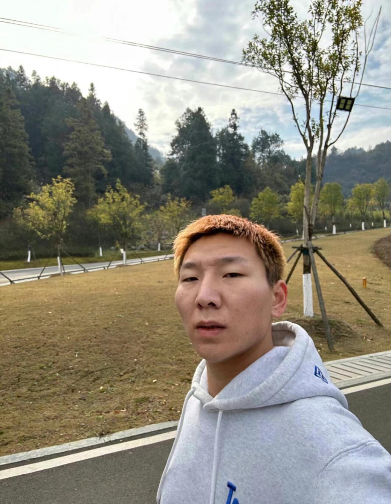 李宏伟：戏里嚣张跋扈，戏外低调踏实