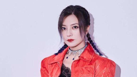 赵薇高调秀幸福 , 女儿的5张照片曝光！这位漂亮的小公主 , 笑中有泪