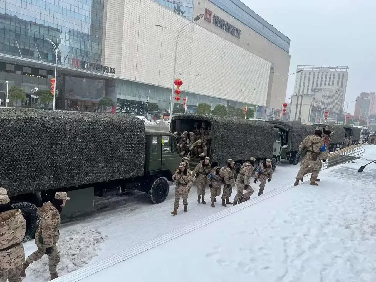说实话，这样真不太好
看到网上说，武汉街头出现部队的身影了，不知道是不是真的，有