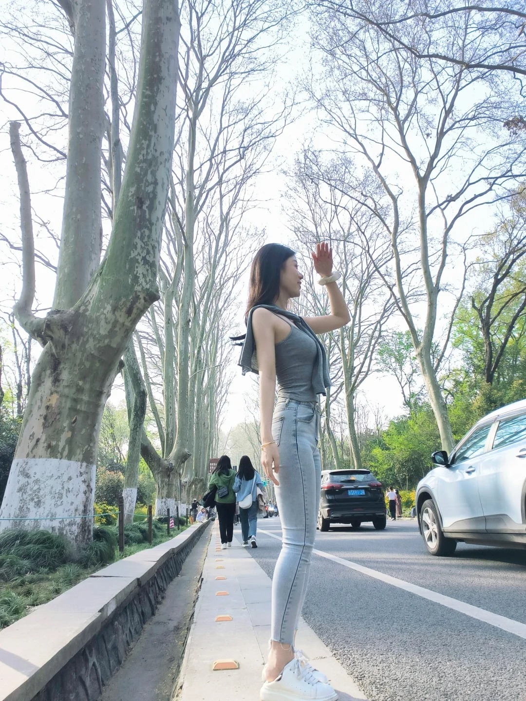 南京city walk
梧桐大道这个季节去树都是光秃秃滴