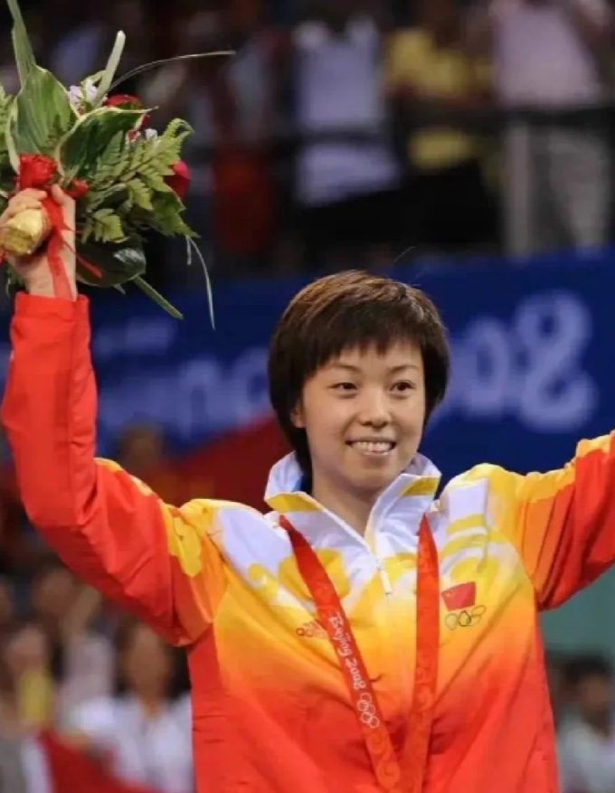 放弃相恋12年女友，转身娶张怡宁