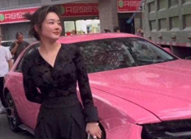 劳斯莱斯女车主放弃赔偿，货车儿子笔记惹争议！
 
这孩子不懂感恩！女车主大度正是